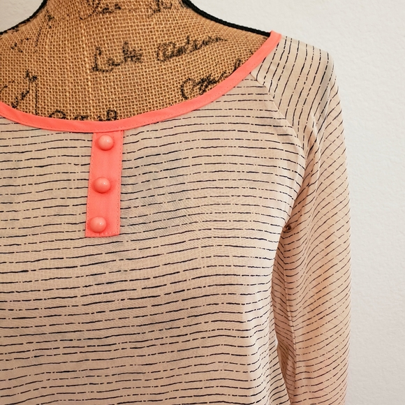 January 7 Semi sheer tan navy and orange cinch detail cool sleeves Small - Picture 2 of 7